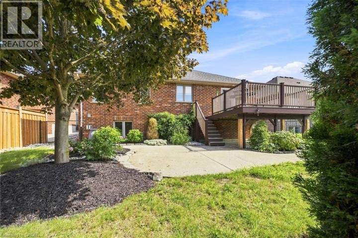 Photo 2 at 106 Kingfisher Avenue, Woodstock - North, Woodstock