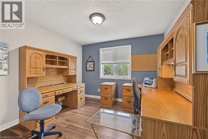 Photo 14 at 106 Kingfisher Avenue, Woodstock - North, Woodstock