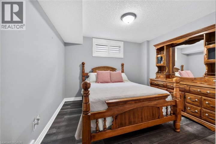 Photo 16 at 106 Kingfisher Avenue, Woodstock - North, Woodstock