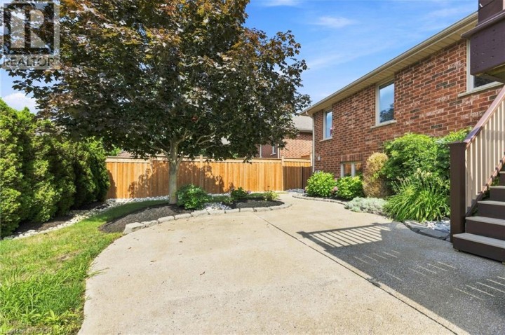 Photo 3 at 106 Kingfisher Avenue, Woodstock - North, Woodstock