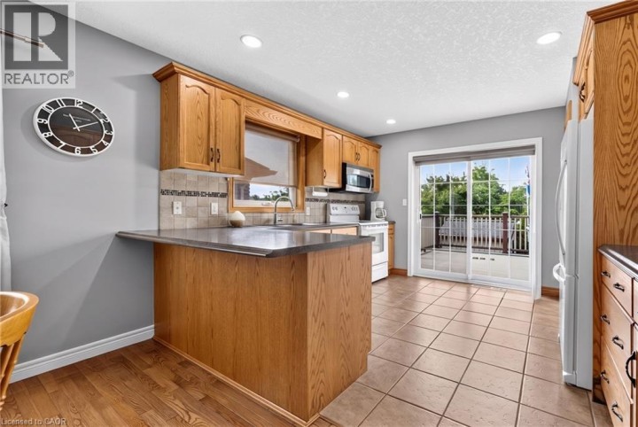 Photo 9 at 106 Kingfisher Avenue, Woodstock - North, Woodstock