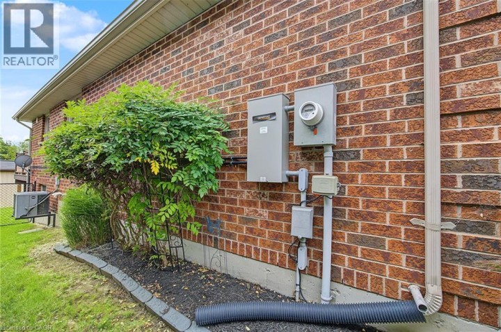 Photo 24 at 106 Kingfisher Avenue, Woodstock - North, Woodstock
