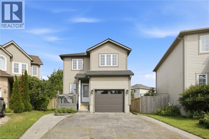 Photo 2 at 801 Hunters Gate Crescent, Woodstock - South, Woodstock