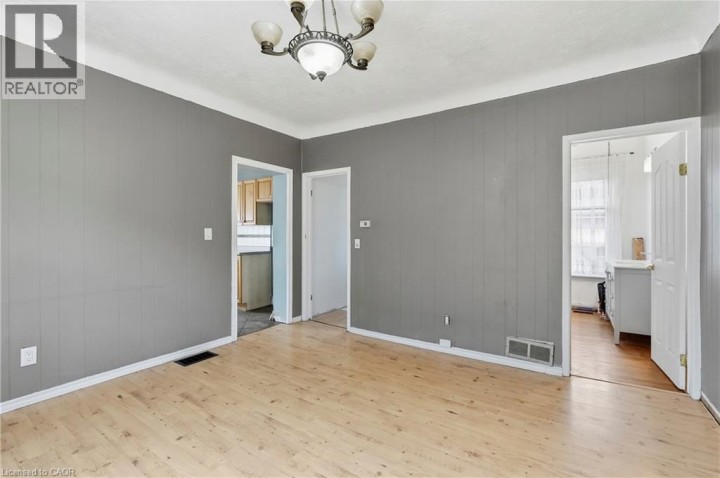 Photo 10 at 7 Tom Street, Eagle Place East, Brantford