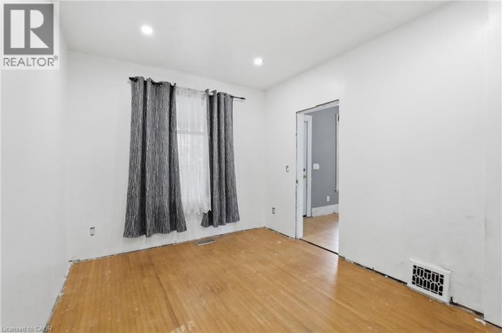 Photo 7 at 7 Tom Street, Eagle Place East, Brantford