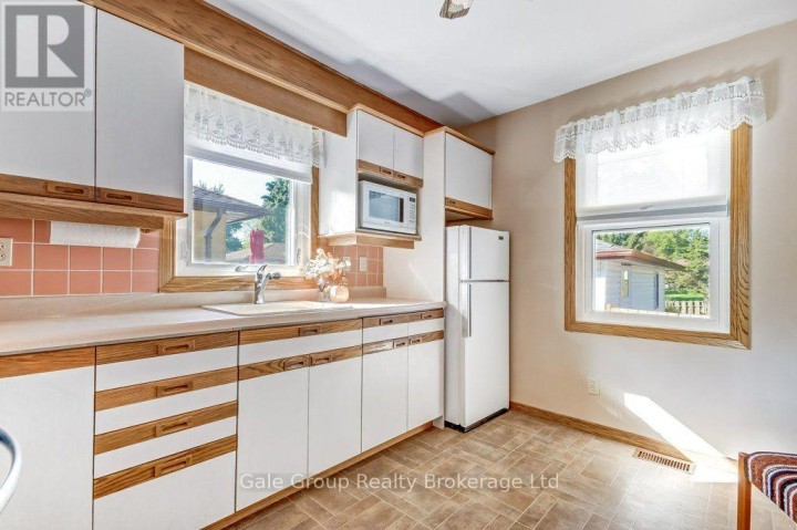 Photo 5 at 62 Aileen Drive, Woodstock - South, Woodstock