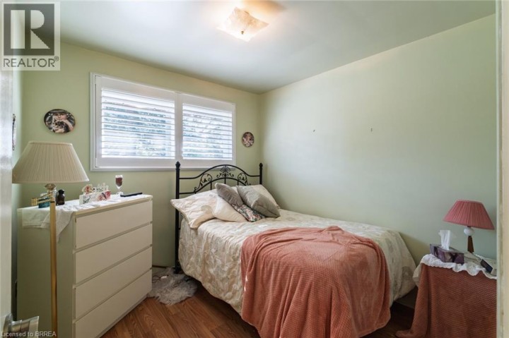 Photo 14 at 19 Gillrie Court, Fairview / Greenbrier, Brantford