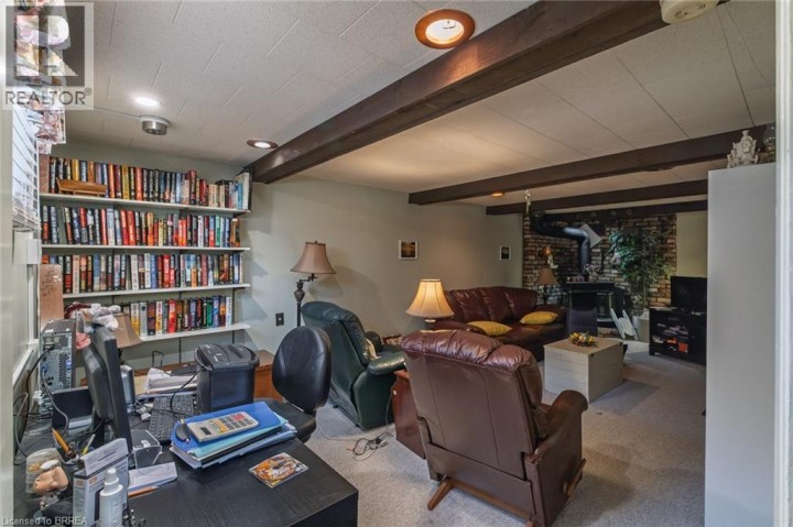 Photo 21 at 19 Gillrie Court, Fairview / Greenbrier, Brantford