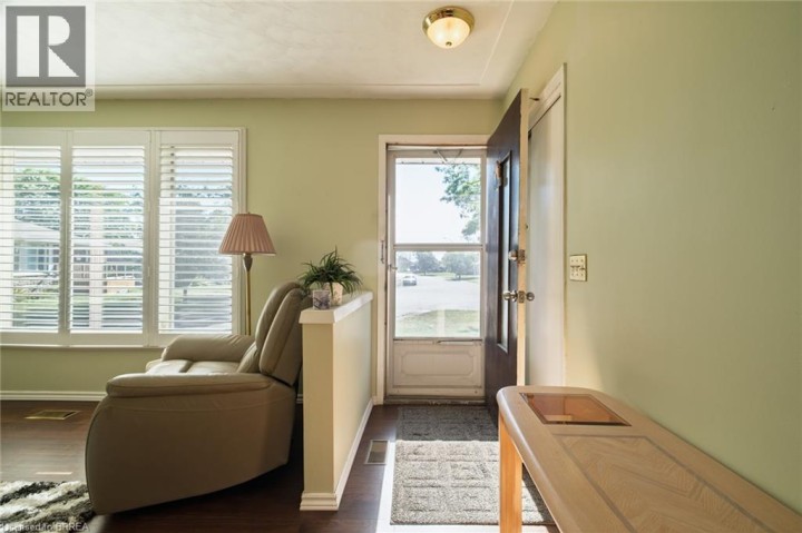 Photo 7 at 19 Gillrie Court, Fairview / Greenbrier, Brantford