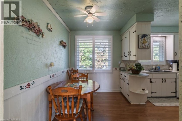 Photo 9 at 19 Gillrie Court, Fairview / Greenbrier, Brantford