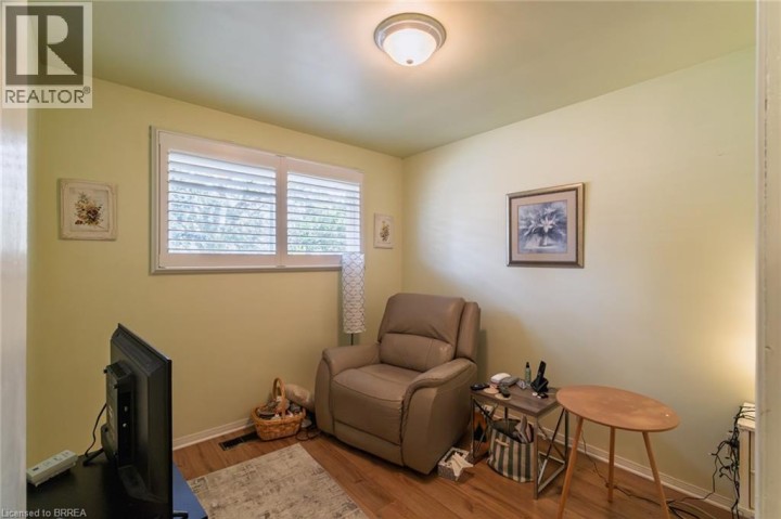 Photo 18 at 19 Gillrie Court, Fairview / Greenbrier, Brantford
