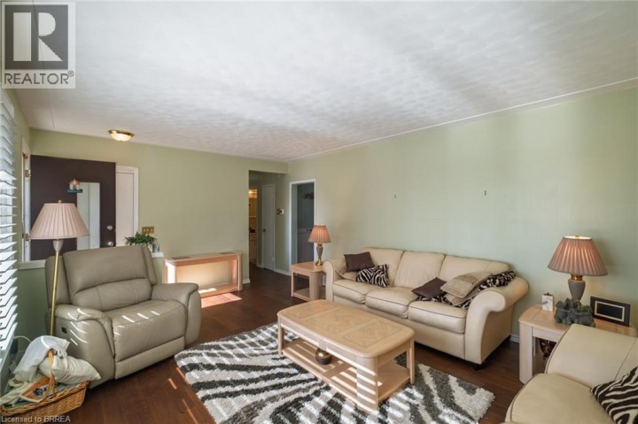 Photo 6 at 19 Gillrie Court, Fairview / Greenbrier, Brantford