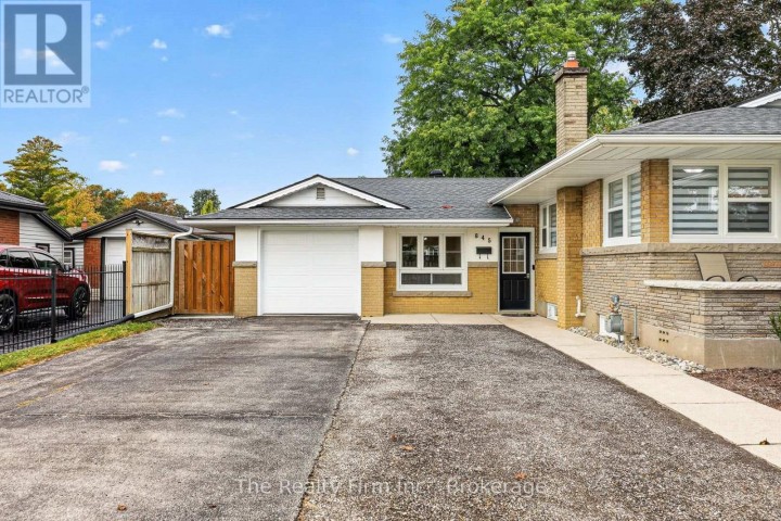 Photo 3 at 845 Sloane Street, Woodstock - North, Woodstock