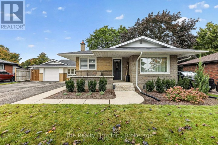 Photo 4 at 845 Sloane Street, Woodstock - North, Woodstock