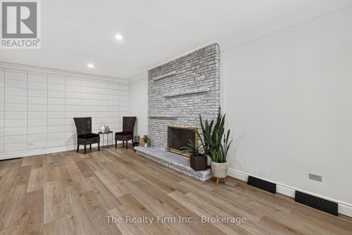 Photo 18 at 845 Sloane Street, Woodstock - North, Woodstock