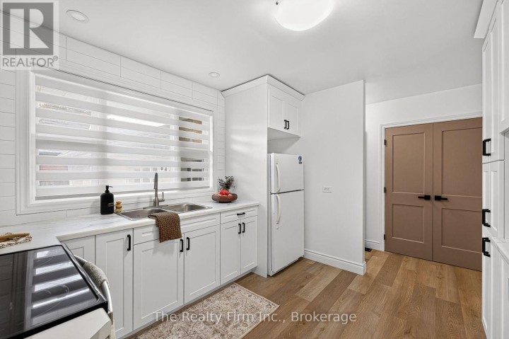 Photo 24 at 845 Sloane Street, Woodstock - North, Woodstock