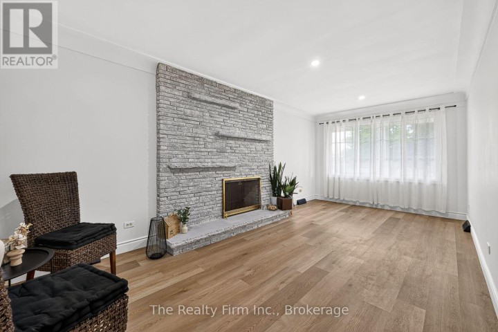 Photo 16 at 845 Sloane Street, Woodstock - North, Woodstock