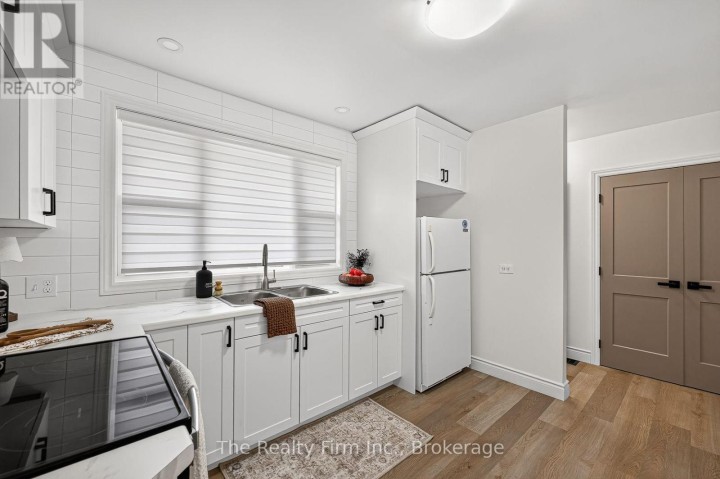 Photo 22 at 845 Sloane Street, Woodstock - North, Woodstock