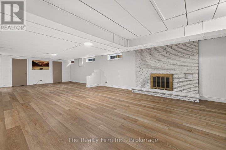 Photo 44 at 845 Sloane Street, Woodstock - North, Woodstock