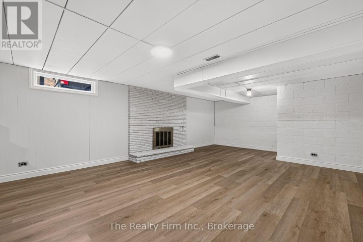 Photo 45 at 845 Sloane Street, Woodstock - North, Woodstock