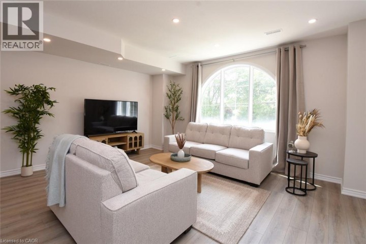 Photo 8 at 2 - 677 N Park Road, Brantwood Park, Brantford