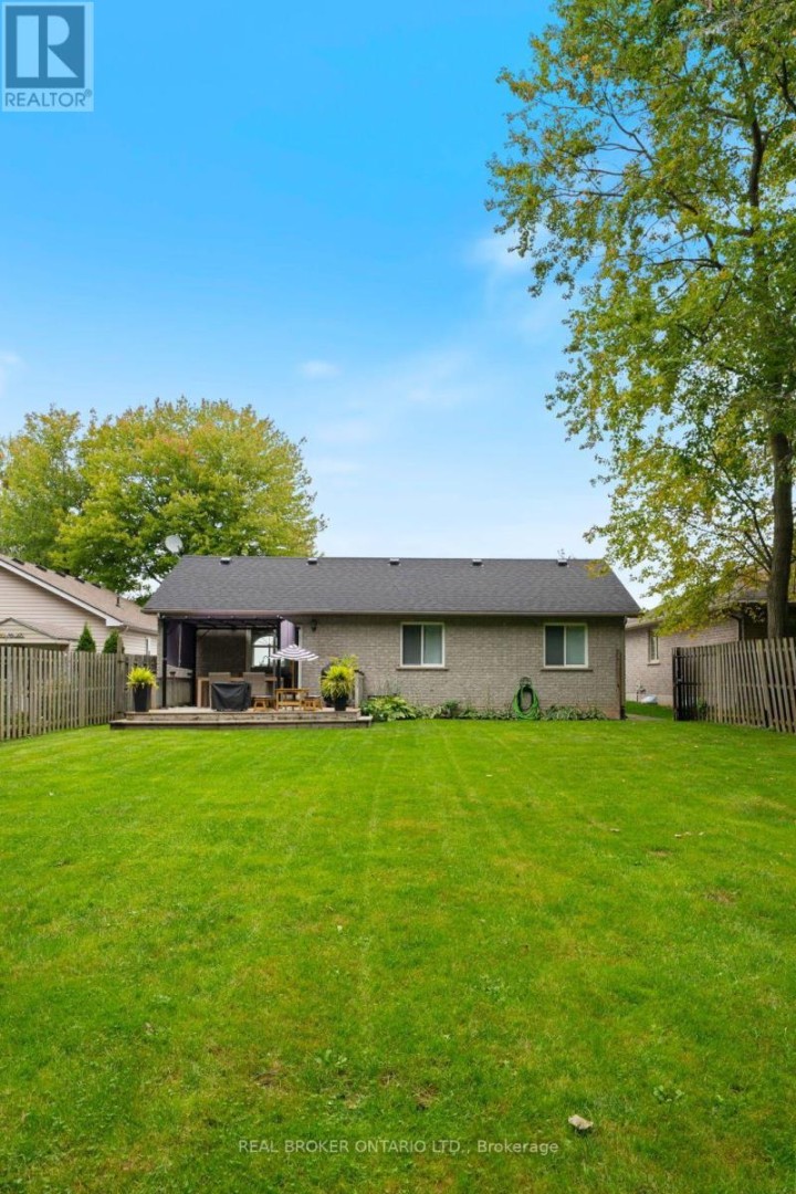 Photo 27 at 53 N Hawtrey Road, Delhi, Norfolk County