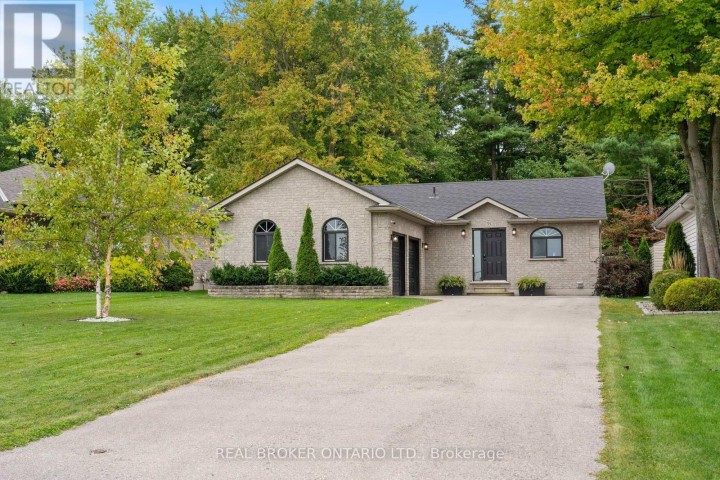 Photo 3 at 53 N Hawtrey Road, Delhi, Norfolk County