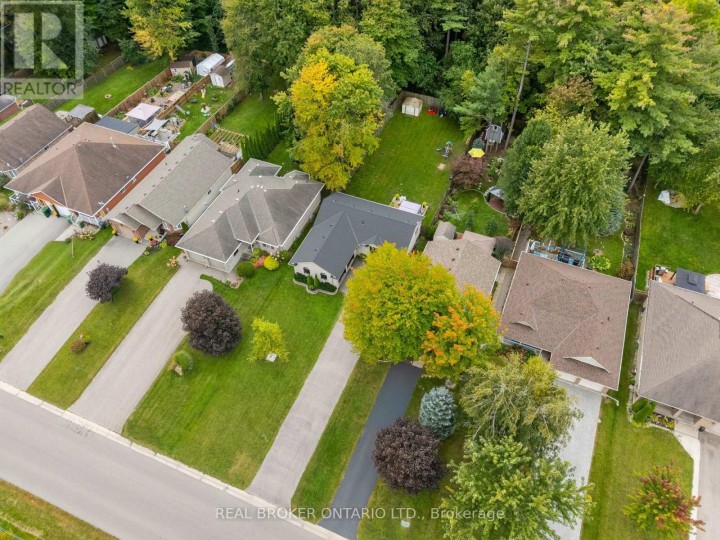 Photo 31 at 53 N Hawtrey Road, Delhi, Norfolk County