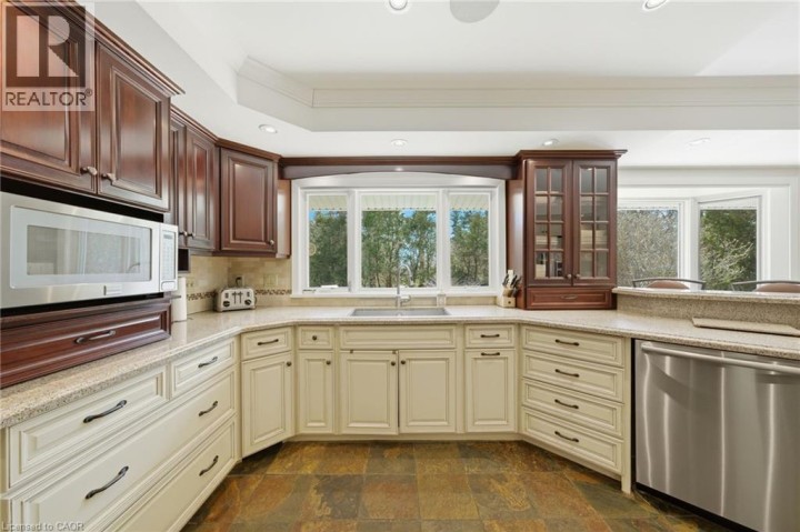 Photo 16 at 6 Summit Circle, Town Of Simcoe, Norfolk County