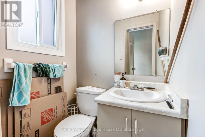 Photo 4 at 37 - 455 N Springbank Avenue, Woodstock - North, Woodstock