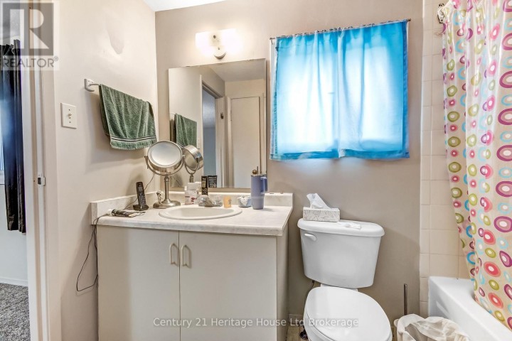 Photo 8 at 37 - 455 N Springbank Avenue, Woodstock - North, Woodstock