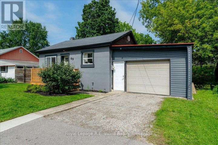 Photo 1 at 69 Ann Street, Delhi, Norfolk County