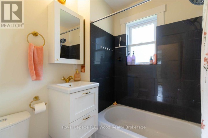 Photo 17 at 69 Ann Street, Delhi, Norfolk County