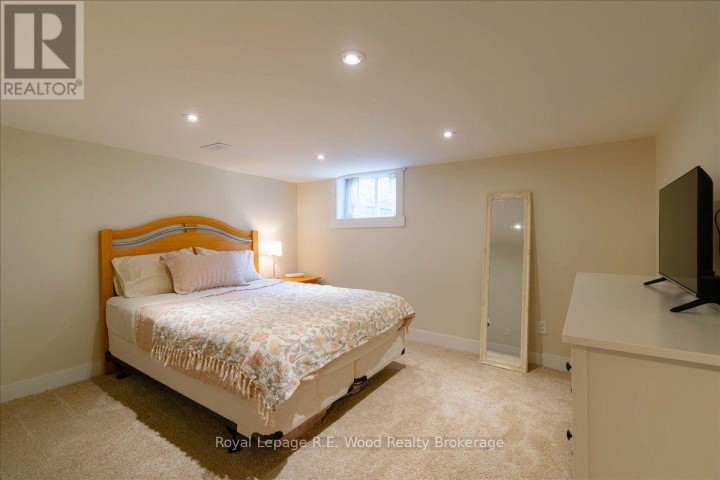 Photo 20 at 69 Ann Street, Delhi, Norfolk County