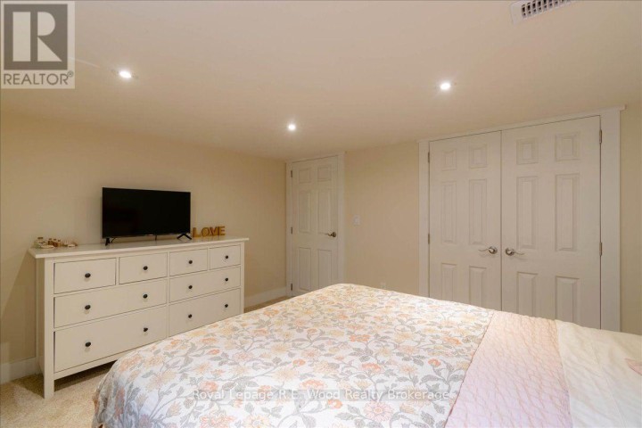 Photo 21 at 69 Ann Street, Delhi, Norfolk County