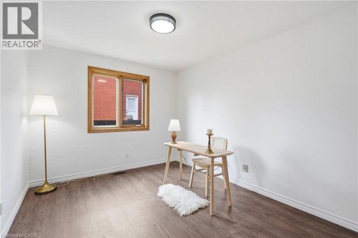 Photo 10 at 42 Fox Run, Rosedale / Gable Height, Brantford