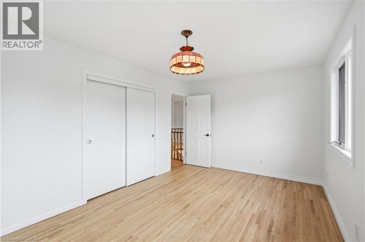 Photo 15 at 42 Fox Run, Rosedale / Gable Height, Brantford