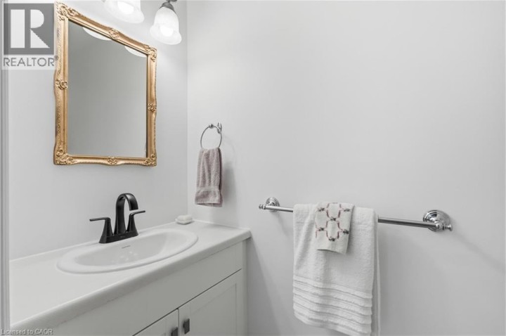Photo 18 at 42 Fox Run, Rosedale / Gable Height, Brantford