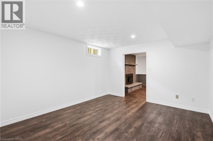 Photo 19 at 42 Fox Run, Rosedale / Gable Height, Brantford