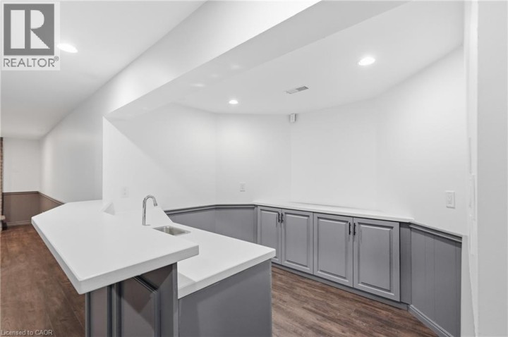 Photo 21 at 42 Fox Run, Rosedale / Gable Height, Brantford