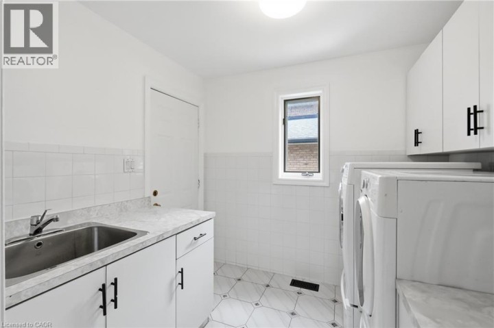 Photo 22 at 42 Fox Run, Rosedale / Gable Height, Brantford