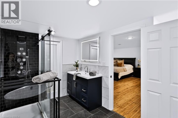 Photo 16 at 11 Sussex Avenue, Terrace Hill, Brantford