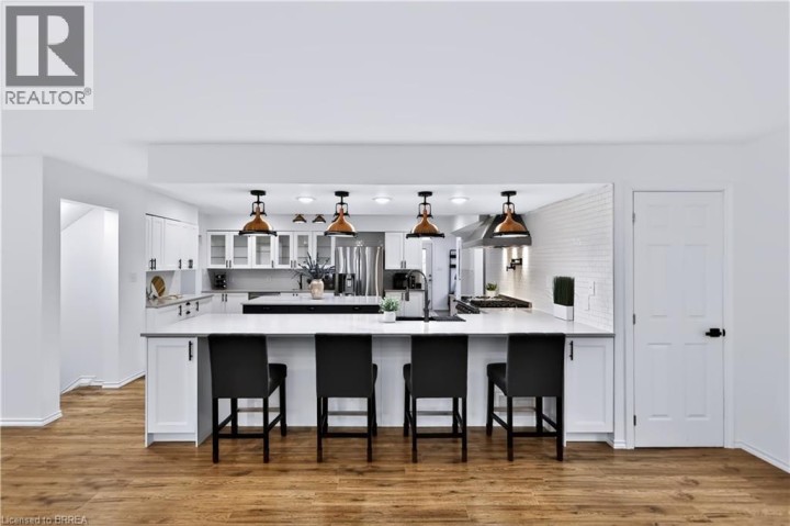 Photo 7 at 11 Sussex Avenue, Terrace Hill, Brantford