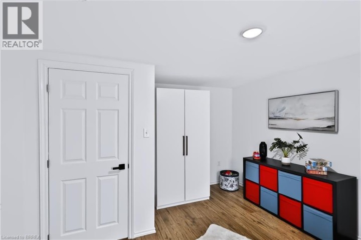 Photo 20 at 11 Sussex Avenue, Terrace Hill, Brantford
