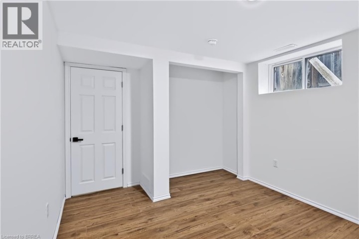 Photo 28 at 11 Sussex Avenue, Terrace Hill, Brantford