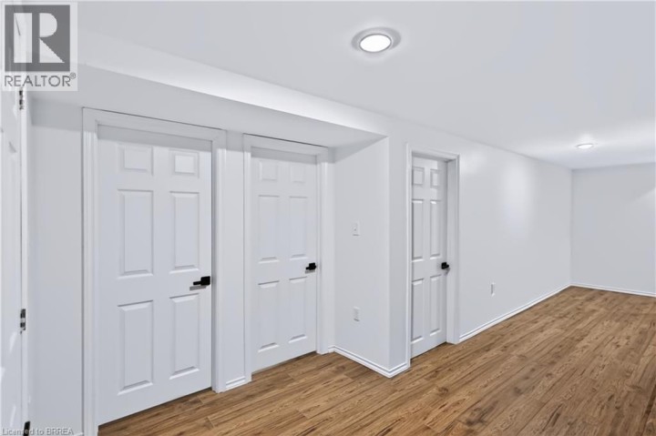 Photo 26 at 11 Sussex Avenue, Terrace Hill, Brantford