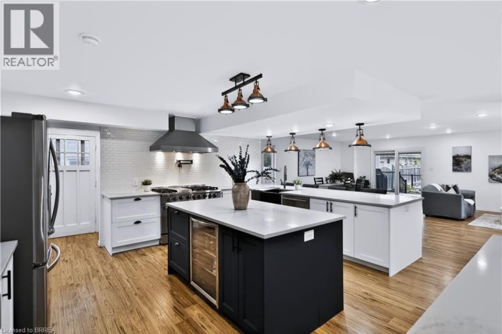 Photo 6 at 11 Sussex Avenue, Terrace Hill, Brantford