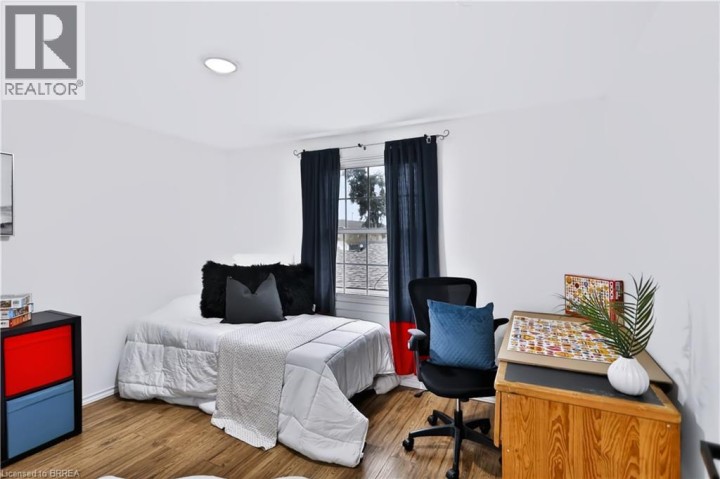 Photo 19 at 11 Sussex Avenue, Terrace Hill, Brantford