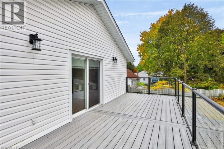 Photo 14 at 11 Sussex Avenue, Terrace Hill, Brantford