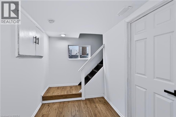 Photo 32 at 11 Sussex Avenue, Terrace Hill, Brantford